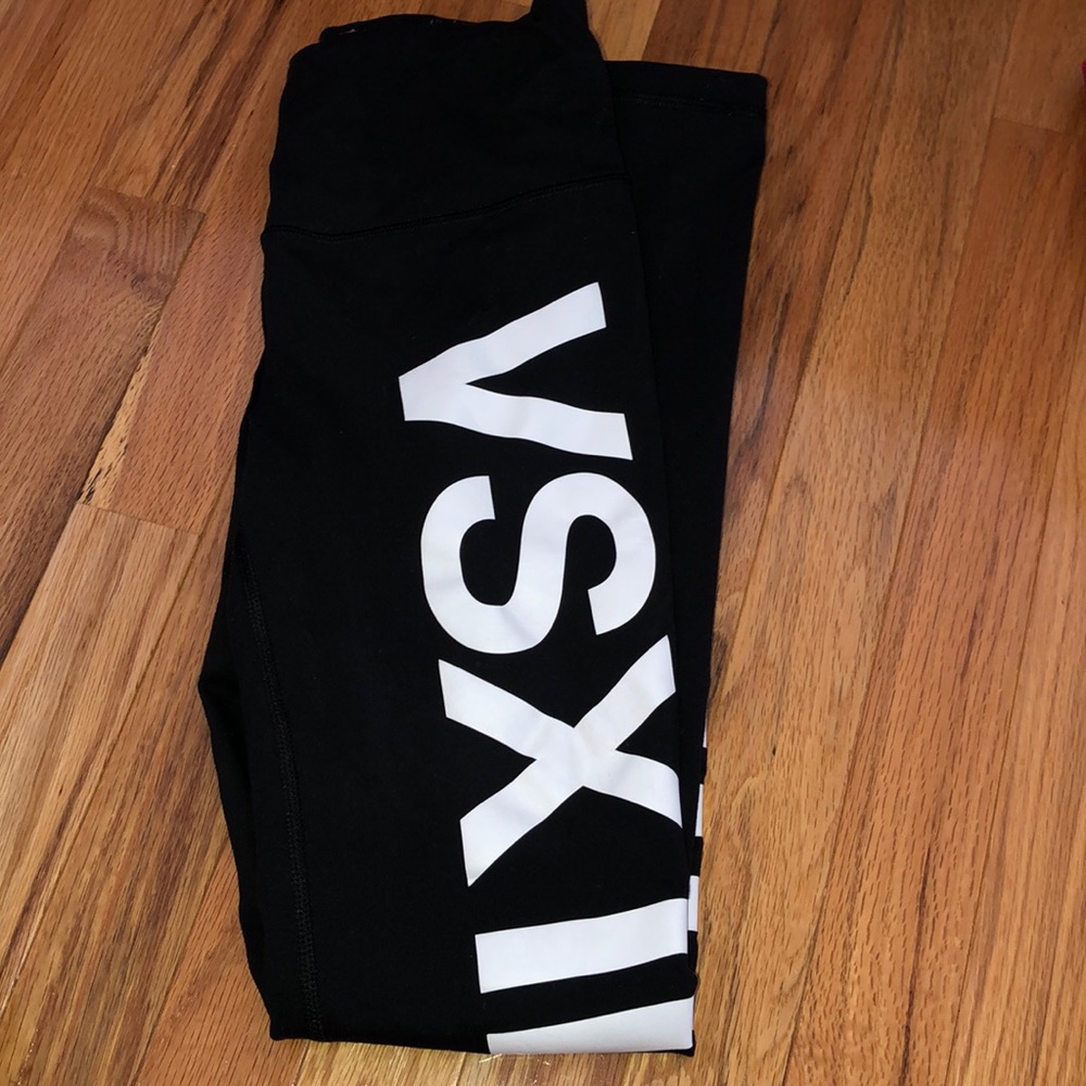 Victoria’s Secret sport leggings